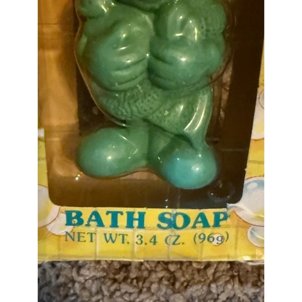 Vintage Mickey Mouse Bath Soap 3.4‎ oz. 1990s Disney Collectible New in Box